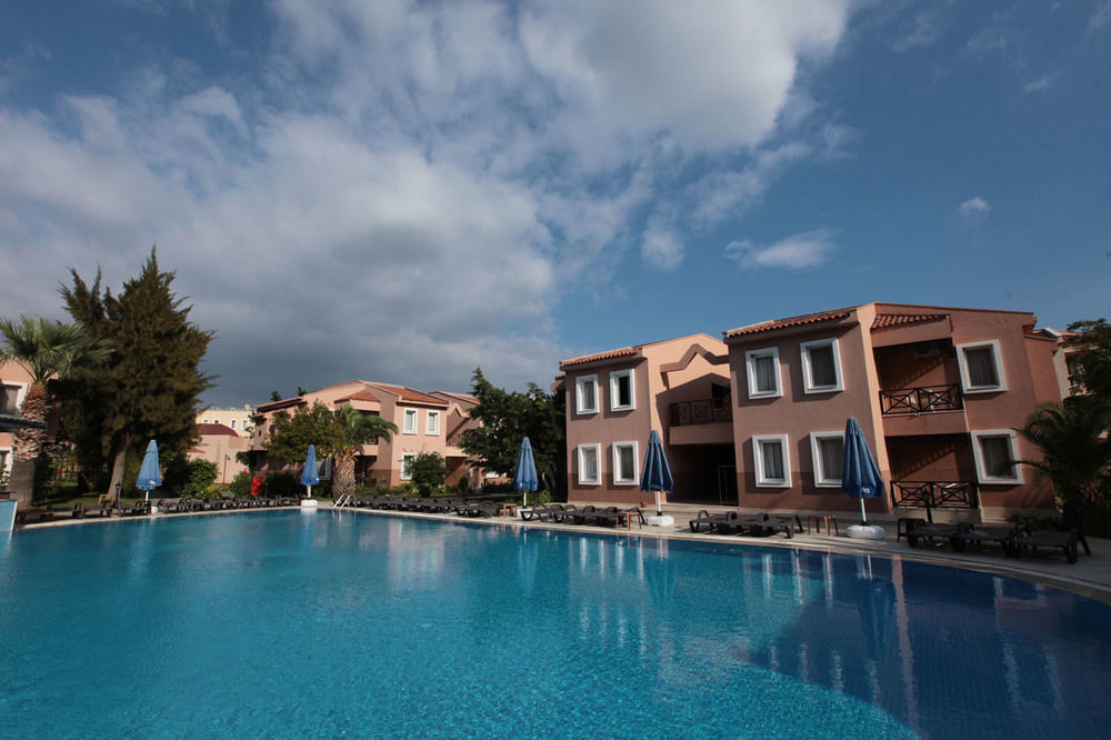 Club Yali Hotels & Resort Гумульдур Экстерьер фото